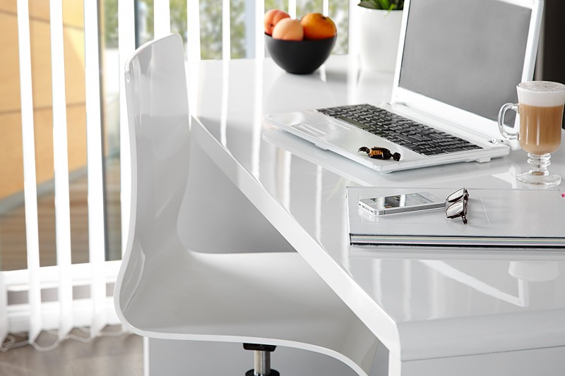 Bureau design 120x75 cm en bois teinté blanc laqué