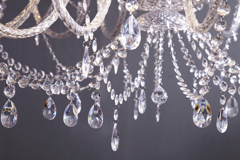 Lustre suspendu classique à 30 bougies coloris transparent