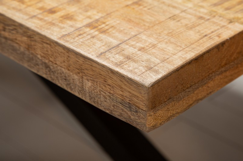 Table sale à manger 180 cm en bois massif et pied Mikado métal noir design