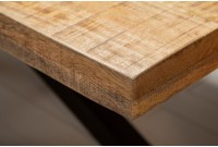 Table sale à manger 180 cm en bois massif et pied Mikado métal noir design