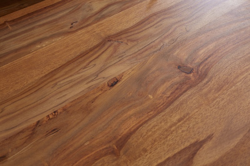 Table à manger de120cm en bois massif coloris naturel